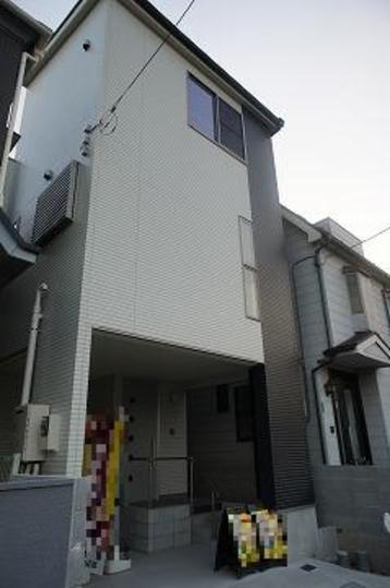 Local appearance photo. Building appearance