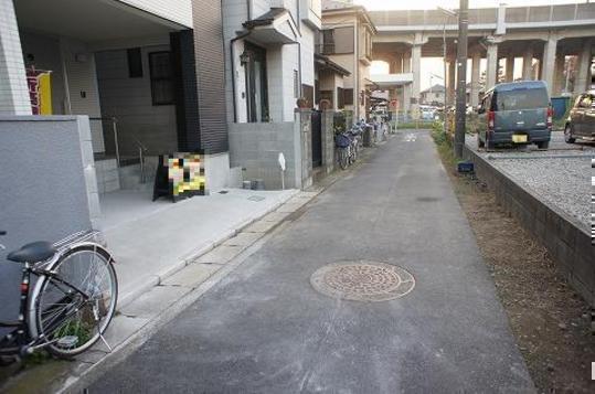 Local photos, including front road. Frontal road