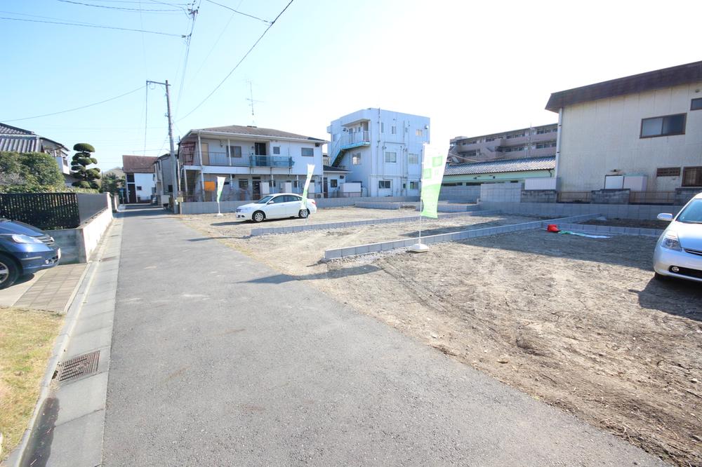 Local photos, including front road. Facing the public road. Local (12 May 2013) Shooting