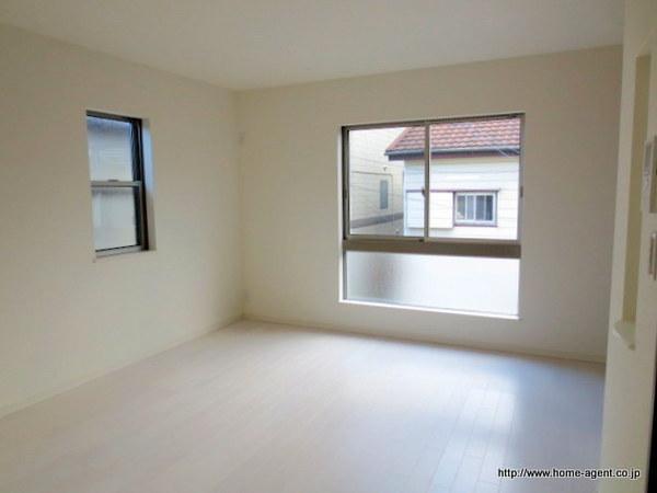 Living. South-facing bright living