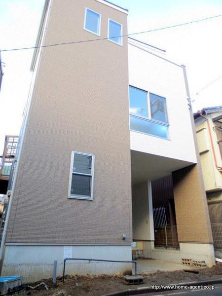 Local photos, including front road. Inquiry please feel free to