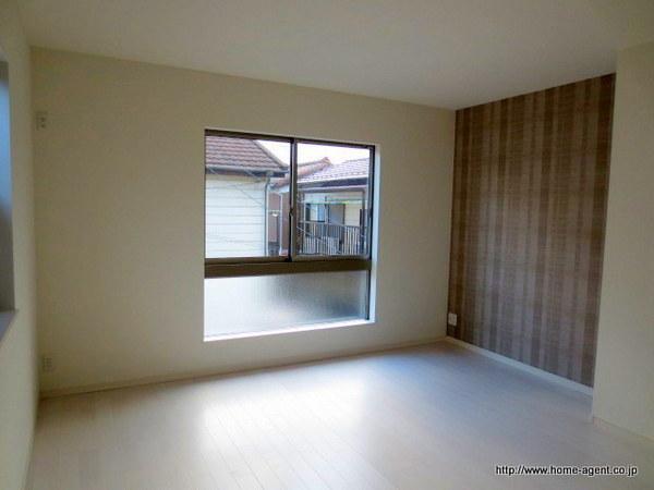 Living. Accent Cross is fashionable