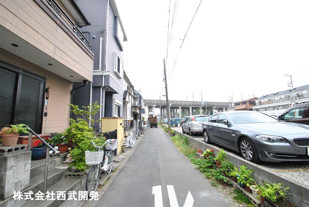 Local photos, including front road. Local (June 2013) Shooting