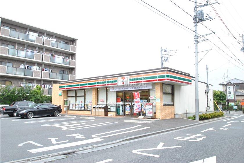 Convenience store. 250m to Seven-Eleven