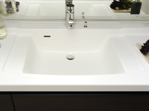 Bathing-wash room.  [Square bowl integrated counter] Stylish integrated counter. Side steps, such as a cup is put is also convenient.