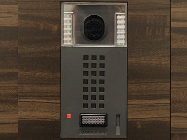 Security.  [Intercom with the entrance before the camera] In addition to installing the camera in each dwelling unit entrance before intercom entrance. You can recognize the visitor by intercom before you open the front door.