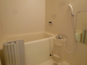 Bath. Add 焚給 hot water, City gas