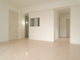 Living and room. Is a face-to-face type of kitchen.