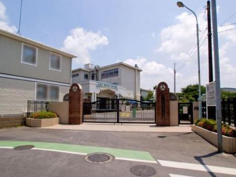 Primary school. 610m until the Saitama Municipal Hariya Elementary School