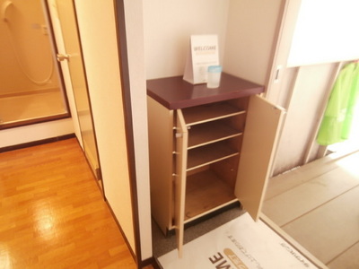 Entrance.  ☆ Cupboard ☆ 