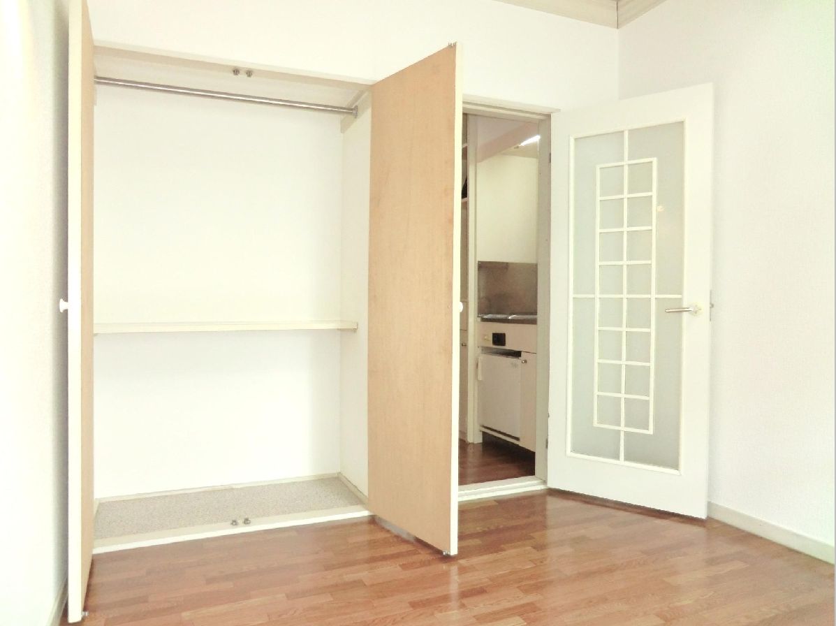 Receipt. Plenty of storage closet