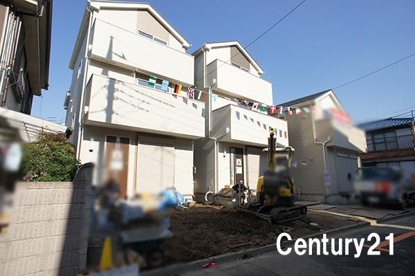 Local photos, including front road. 12 / 2 shooting