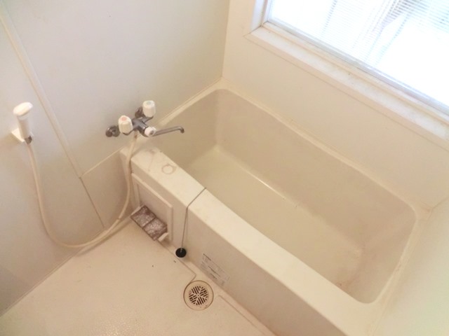 Bath.  ☆ You look at the living room ☆ 