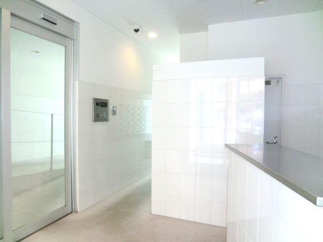 Entrance.  ☆ Auto-lock is equipped ☆ 