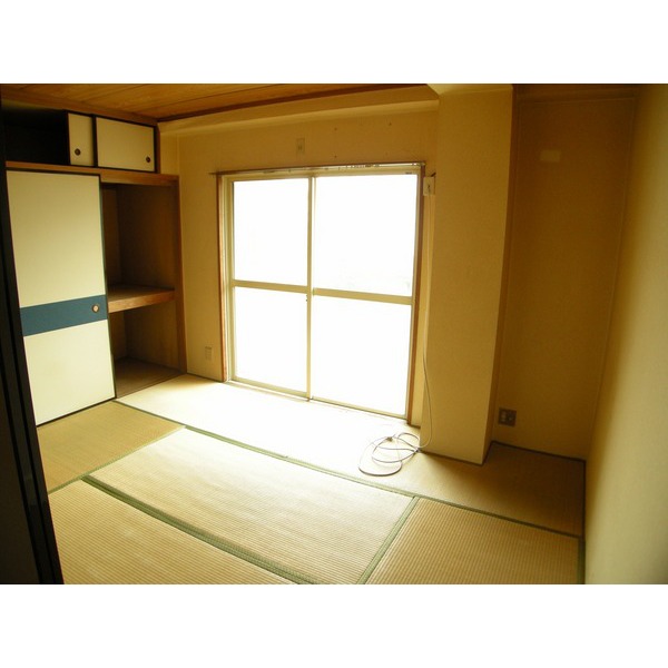 Living and room. Japanese-style room 6 quires
