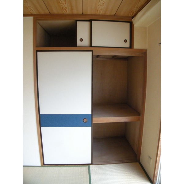 Receipt. Storage of Japanese-style room