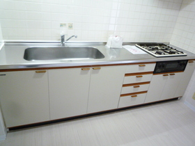 Kitchen. Spacious kitchen