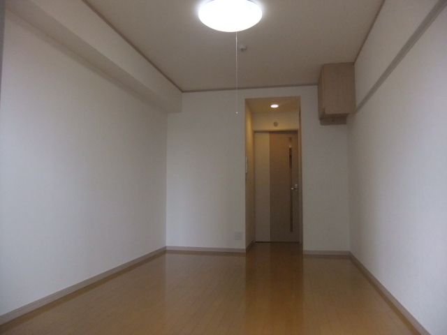 Other room space. Day well is bright rooms.