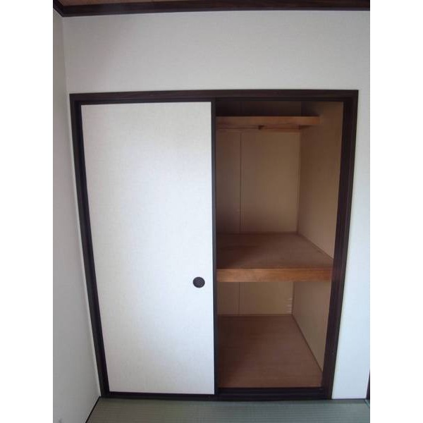 Receipt. Storage of Japanese-style room