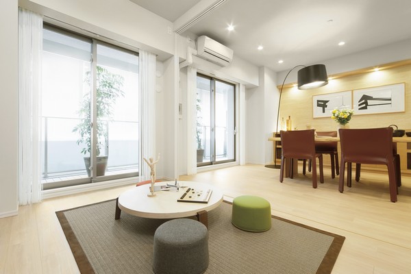 Haisasshi of about 2m, Adopted a ceiling height 2550mm, Airy living room bathed in plenty of sunshine ・ dining( ※ Ceiling height depends on the dwelling unit rank)