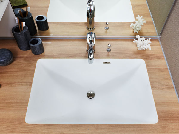 Bathing-wash room.  [Counter & bowl] High design of the design of a natural feel the warmth of the wood. Friendly comfortable to use.