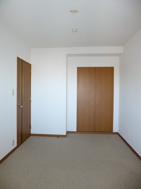 Other room space. It is a spacious living room