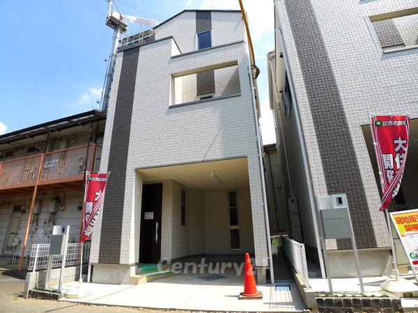 Local appearance photo. Keihin Tohoku Line "Kitaurawa" station walk 9 minutes of good location! Local (July 2013) Shooting Building 2