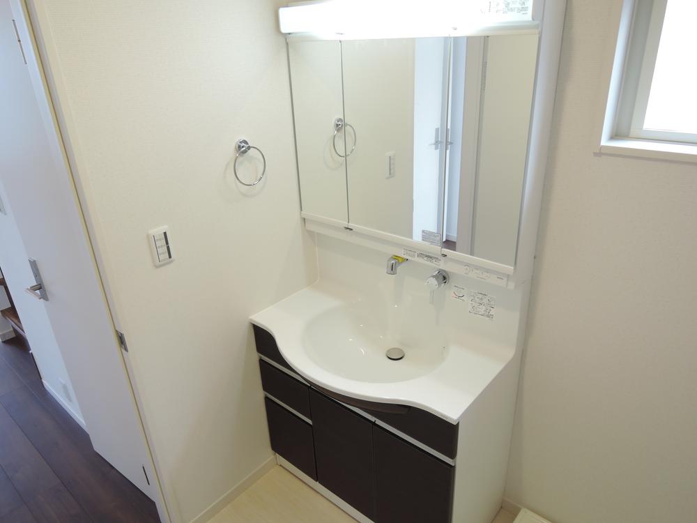 Wash basin, toilet. Indoor shooting 2