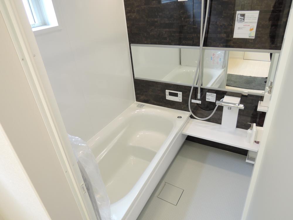 Bathroom. Indoor shooting 3