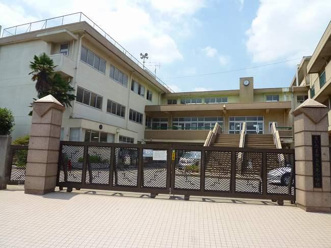 Primary school. 490m until the Saitama Municipal Kizaki Elementary School