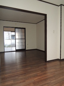 Living and room. Spacious LDK11 Pledge!
