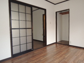 Living and room. South-facing Western-style 6 Pledge!