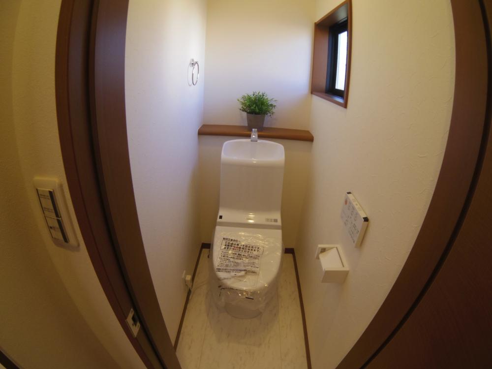 Toilet. Local (12 May 2013) Shooting
