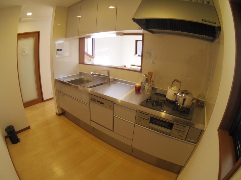 Kitchen. Local (12 May 2013) Shooting