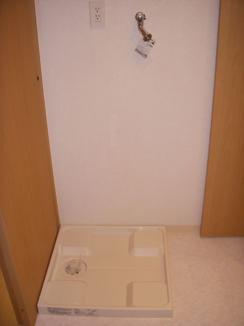 Other room space. There Indoor Laundry Area.