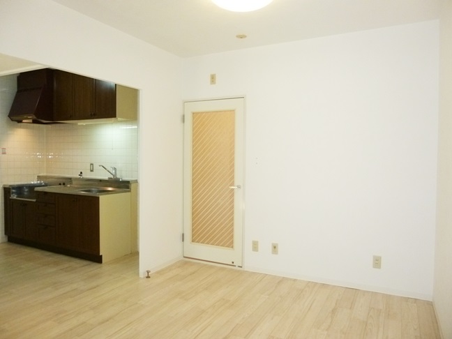 Living and room. Bright dining space with white keynote