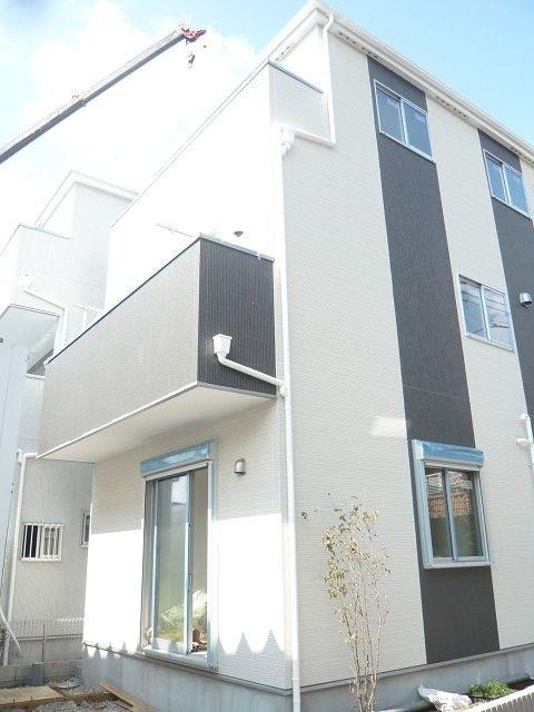 Local appearance photo. It is soon completed. Has almost finished also work inside the building, You can see.