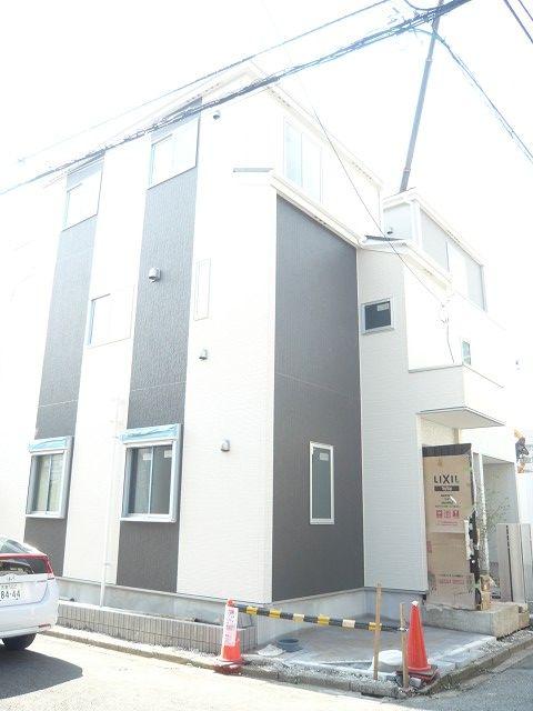 Local appearance photo. Using corner lot, Bright room is attractive.