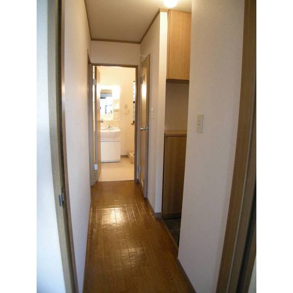 Other room space. Corridor