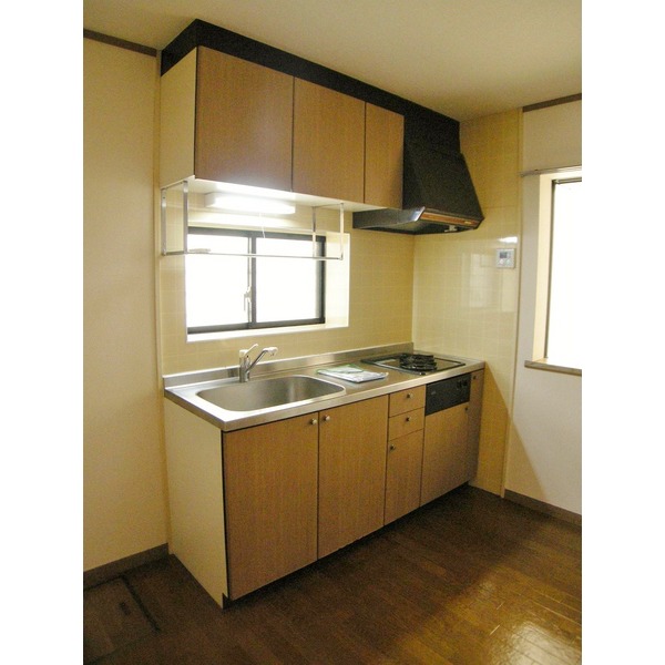 Kitchen. Two-burner stove ・ With grill