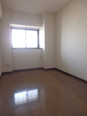 Living and room. 5.7 Pledge of Western-style