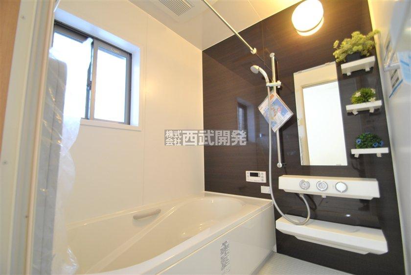 Bathroom. 1 Building bathroom (November 2013) Shooting