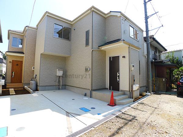 Local appearance photo. 1 Building