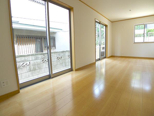 Living. 1 Building