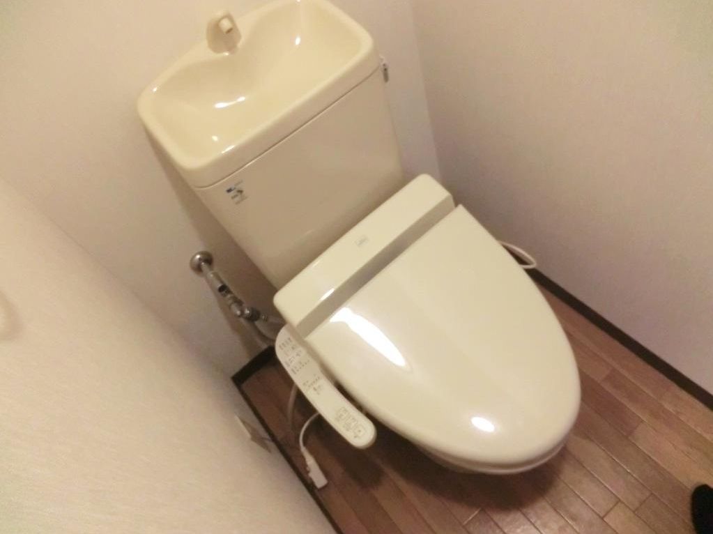 Toilet. ☆ With Washlet ☆