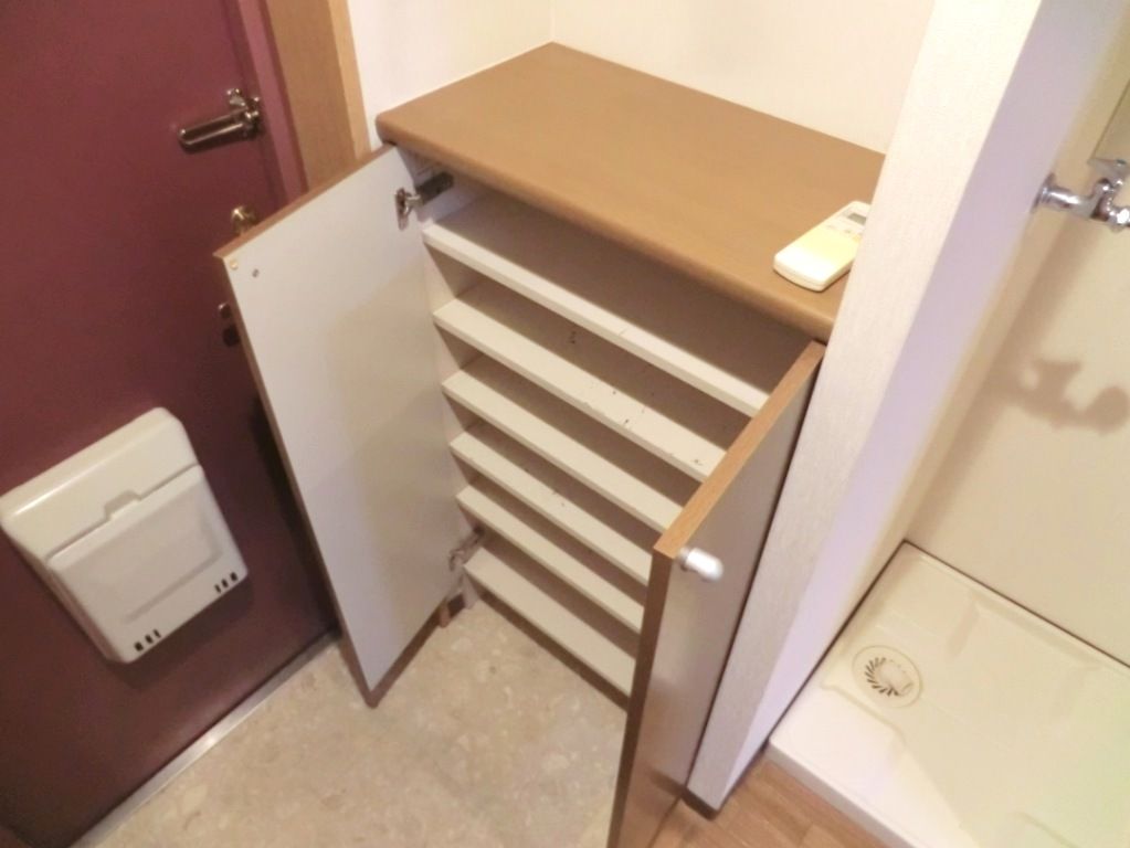 Entrance. ☆ Yes shoe box ☆