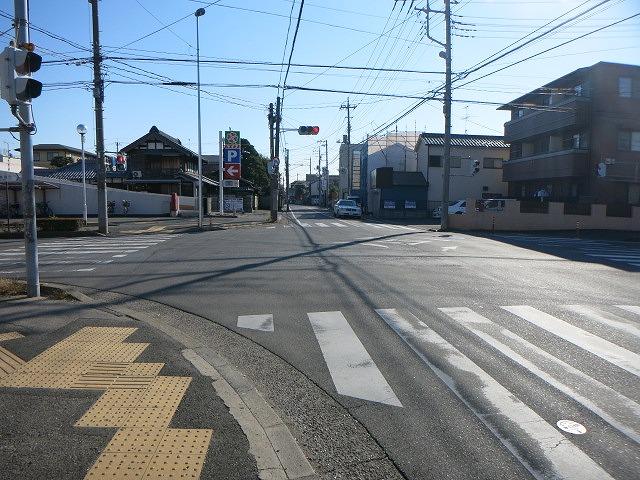 Local photos, including front road. Local (12 May 2013) Shooting