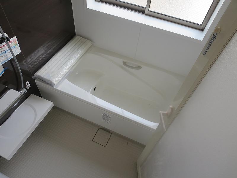 Bathroom. Indoor (11 May 2013) Shooting