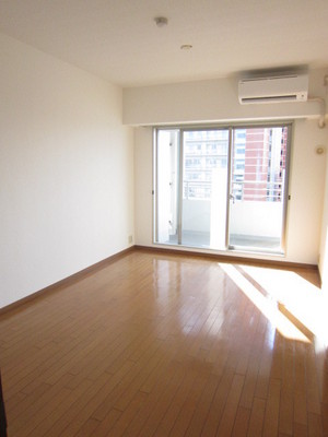 Living and room. Dining flooring!