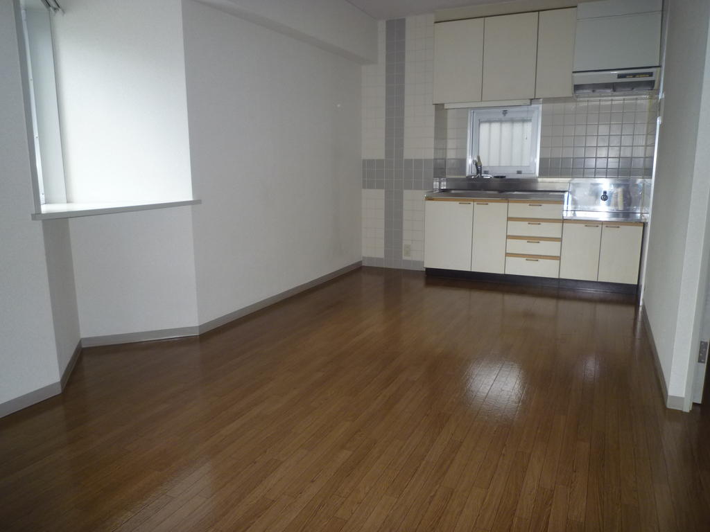 Living and room. 302, Room is the middle room. 